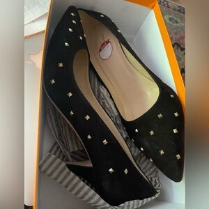 SZ 9 1/2 M Kate Spade suede highheels with mini gold studs never used, pd 259.99